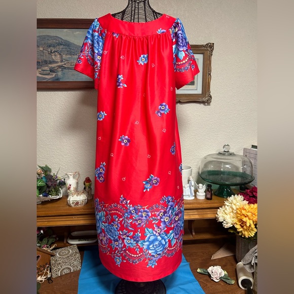 Red Floral Granada red floral size small Muu Muu - Picture 2 of 7